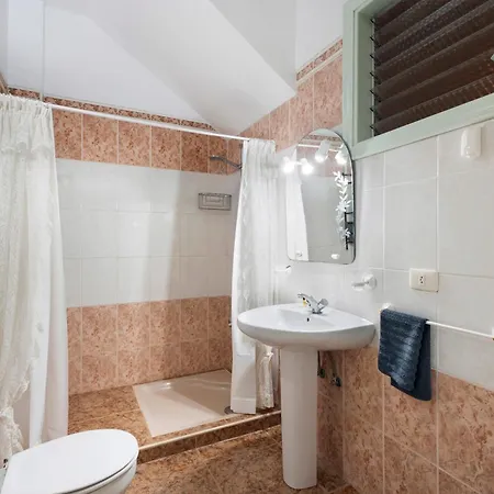 Paula By Paramount Holidays