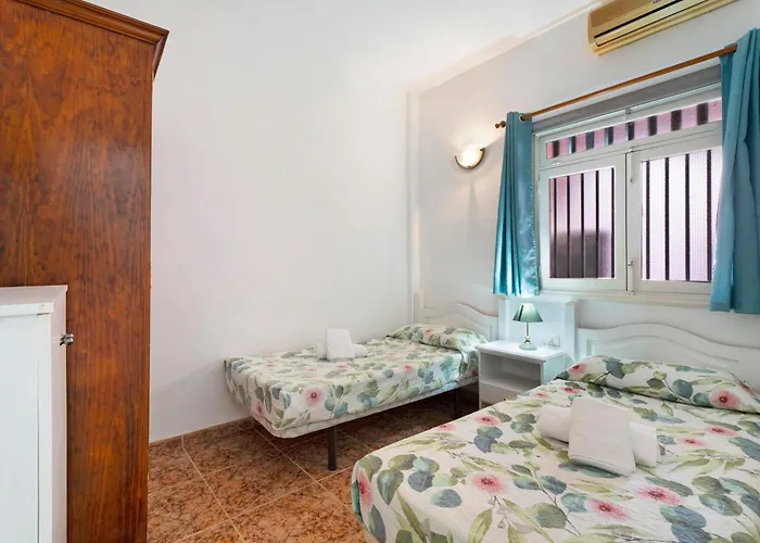 Paula By Paramount Holidays *